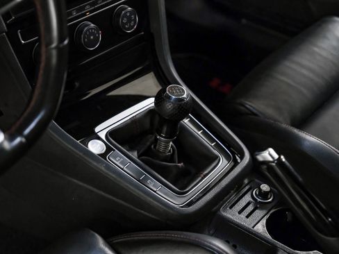 Used 2019 Volkswagen GTI SE FWD image 24