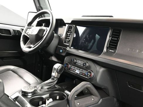 Used 2025 Ford Bronco Badlands AWD/4WD image 13