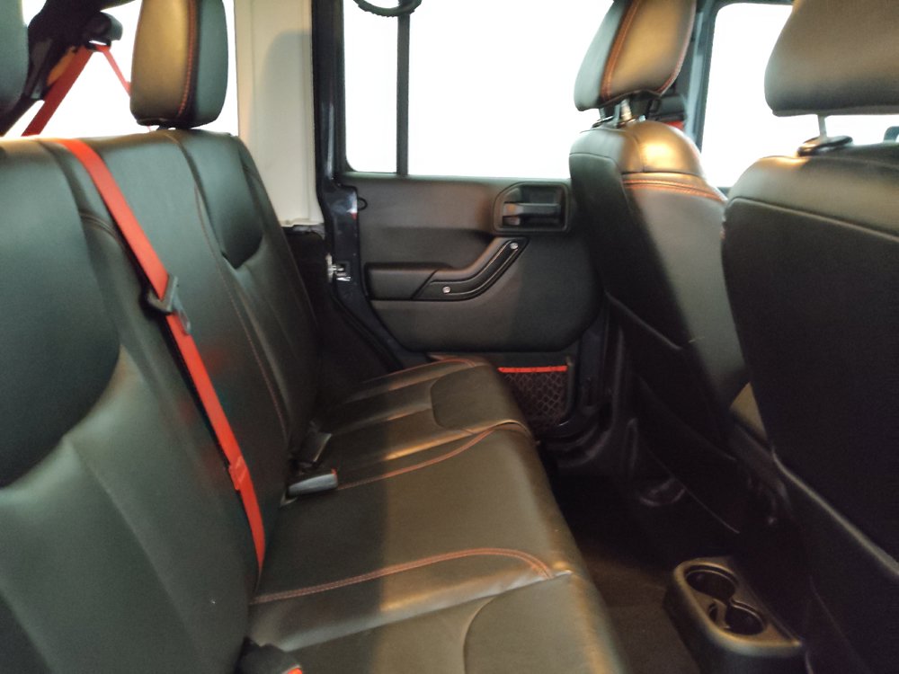 Used 2017 Jeep Wrangler Unlimited Rubicon AWD/4WD image 19