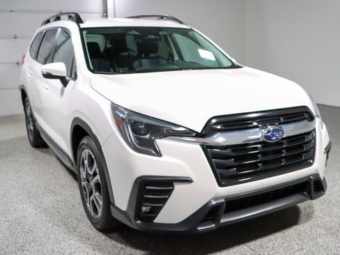 Used 2023 Subaru Ascent Limited AWD/4WD image 5