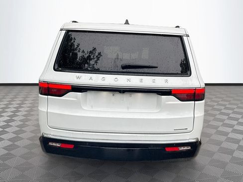 Used 2024 Jeep Wagoneer Series III AWD/4WD image 7