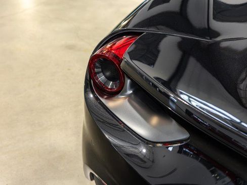 Used 2019 Ferrari 488 GTB RWD image 16