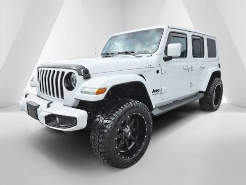 Used 2022 Jeep Wrangler Unlimited Sahara AWD/4WD image 3