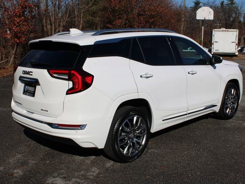 Used 2022 GMC Terrain Denali w/ Denali Premium Package image 9