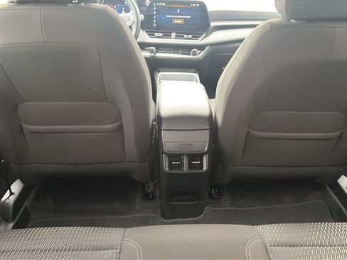 Used 2025 Chevrolet Equinox LT AWD/4WD image 16