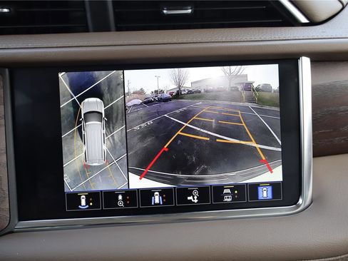 Used 2023 GMC Yukon XL Denali image 19