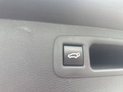 Used 2023 Toyota Highlander XSE FWD image 24
