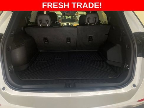 Used 2019 Chevrolet Equinox Premier w/ LPO, Cargo Package FWD image 18