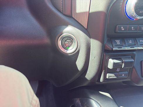 Used 2020 GMC Sierra 3500 Denali w/ Denali Ultimate Package AWD/4WD image 23