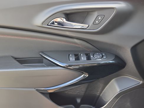New 2026 Chevrolet Trax RS w/ Sunroof Package FWD image 28