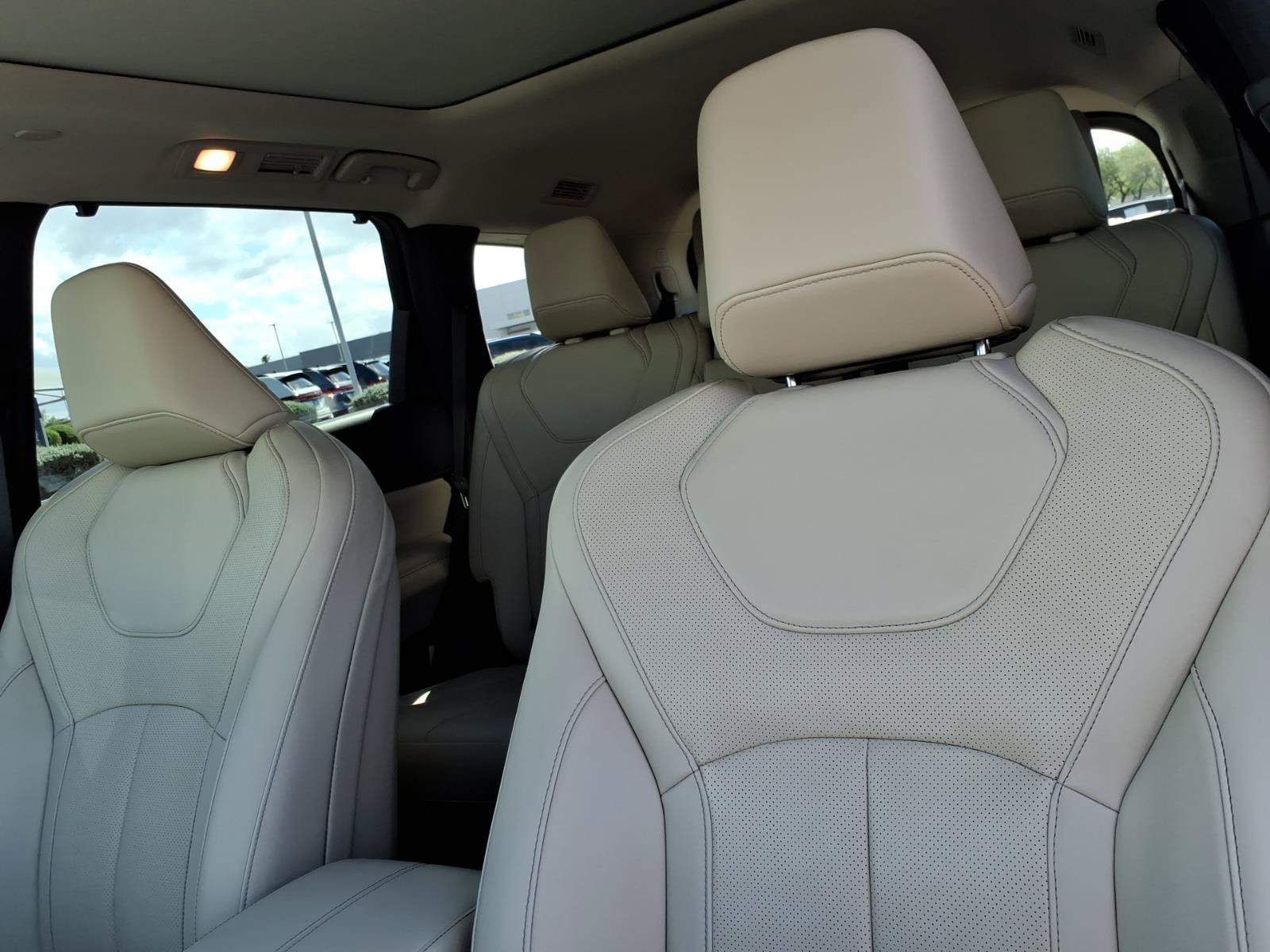 Used 2025 INFINITI QX60 Luxe w/ Vision Package FWD image 21