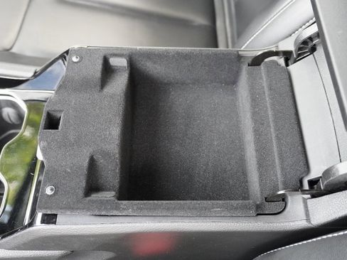 Used 2023 Jeep Grand Cherokee L Limited image 12