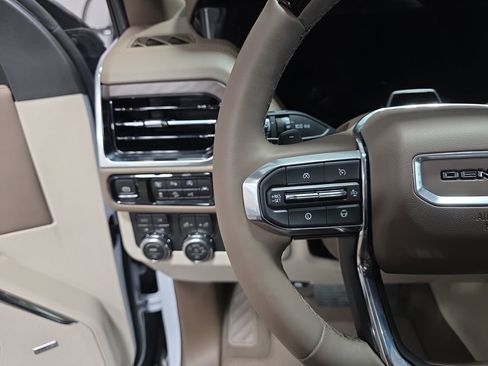 Used 2026 GMC Yukon XL Denali w/ Denali Reserve Package image 19