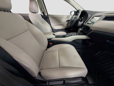 Used 2018 Honda HR-V EX image 29