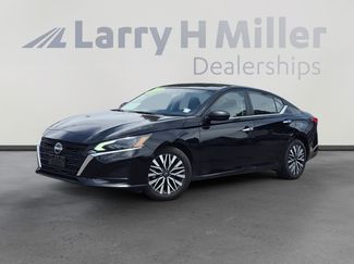 Used 2025 Nissan Altima 2.5 SV FWD video 1