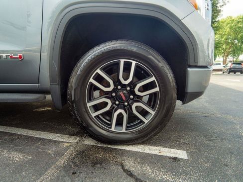 Used 2021 GMC Sierra 1500 AT4 AWD/4WD image 12