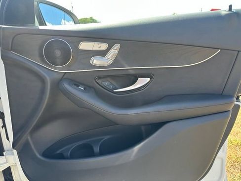 Used 2018 Mercedes-Benz GLC 300 4MATIC image 26