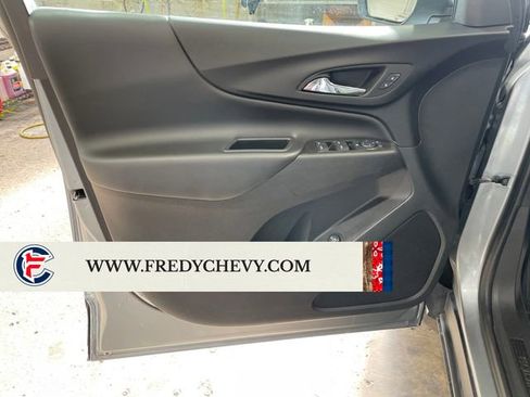 Used 2024 Chevrolet Equinox LT FWD image 10