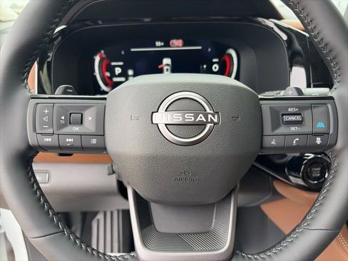 New 2026 Nissan Pathfinder Platinum image 13