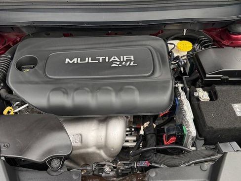 Used 2018 Jeep Cherokee Latitude AWD/4WD image 28