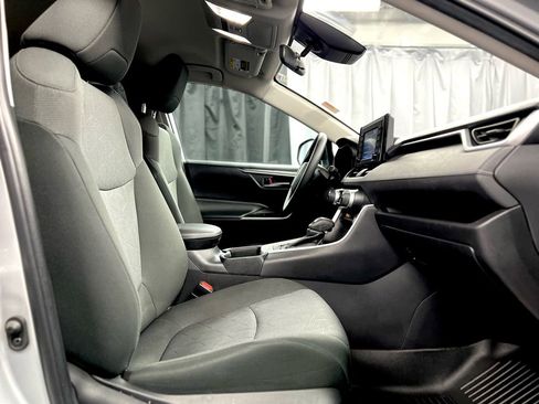 Used 2022 Toyota RAV4 XLE image 21