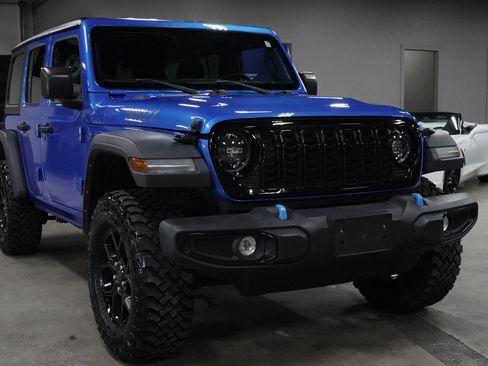 Used 2024 Jeep Wrangler Unlimited AWD/4WD image 7