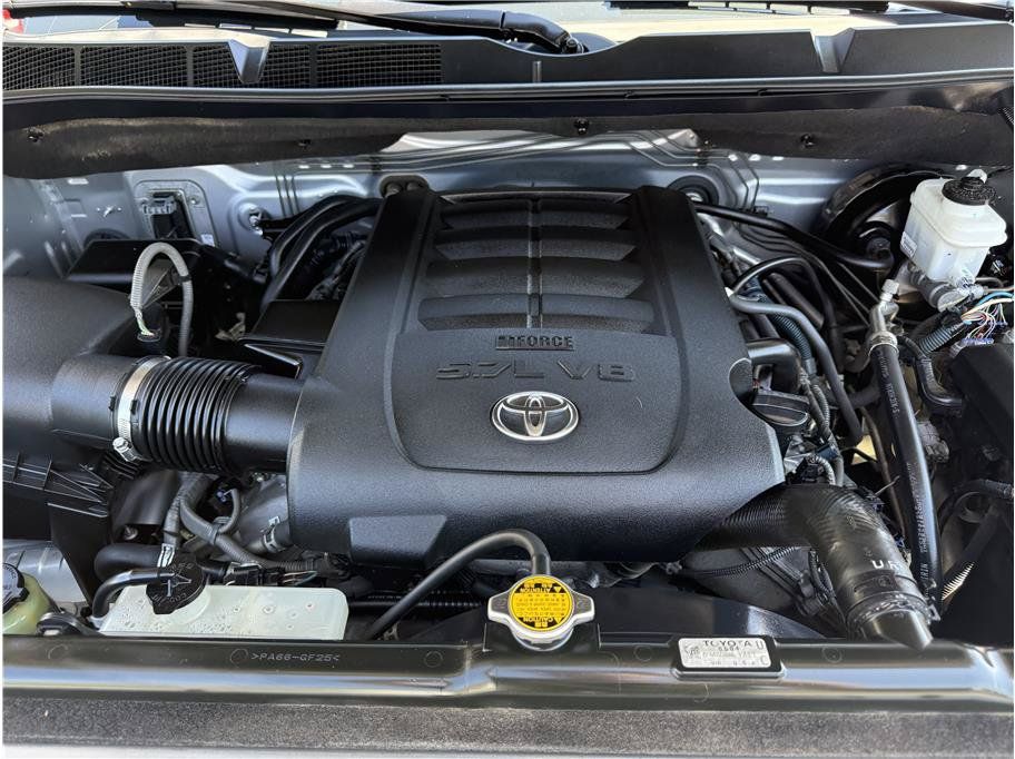 Used 2014 Toyota Tundra SR5 AWD/4WD image 25