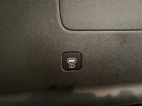 Used 2024 Kia Sorento S FWD image 41