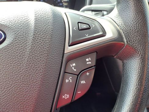 Used 2018 Ford Fusion SE image 16