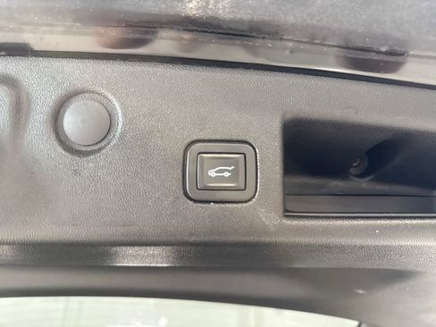 Used 2018 Chevrolet Equinox LT AWD/4WD image 43