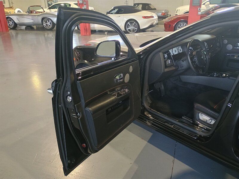 Used 2014 Rolls-Royce Ghost RWD image 15