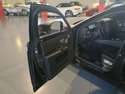 Used 2014 Rolls-Royce Ghost RWD image 15