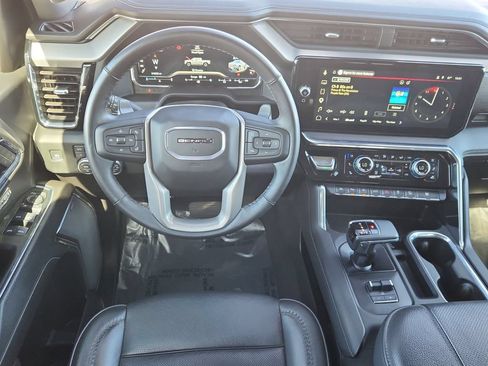 Used 2024 GMC Sierra 1500 Denali w/ Denali Reserve Package AWD/4WD image 11