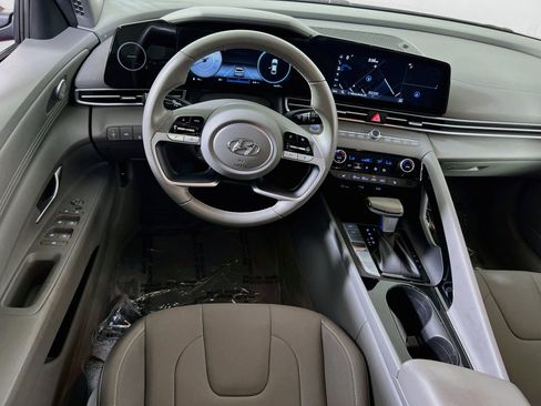 Used 2023 Hyundai Elantra SEL w/ Convenience Package FWD image 22