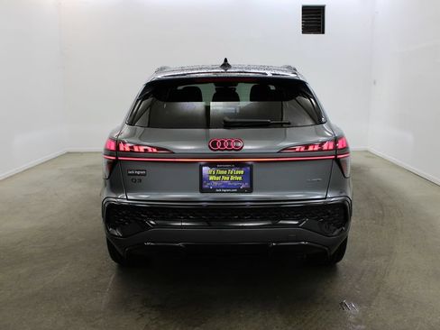 New 2026 Audi Q3 quattro 2.0T AWD/4WD image 4
