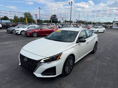Used 2025 Nissan Altima 2.5 SV AWD/4WD image 8