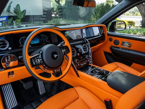 Used 2025 Rolls-Royce Cullinan image 25