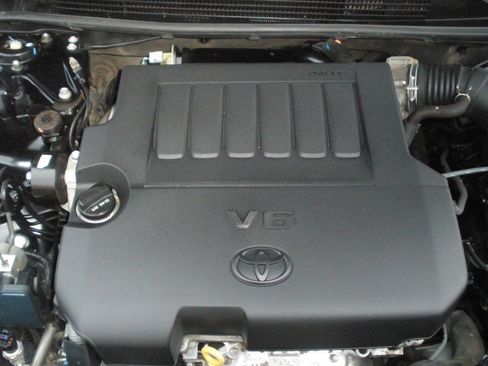 Used 2013 Toyota Avalon Limited image 12