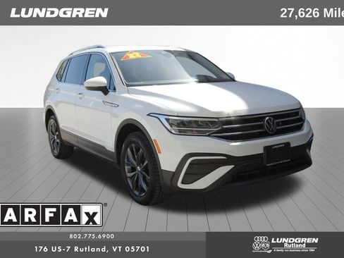 Used 2022 Volkswagen Tiguan SE image 1