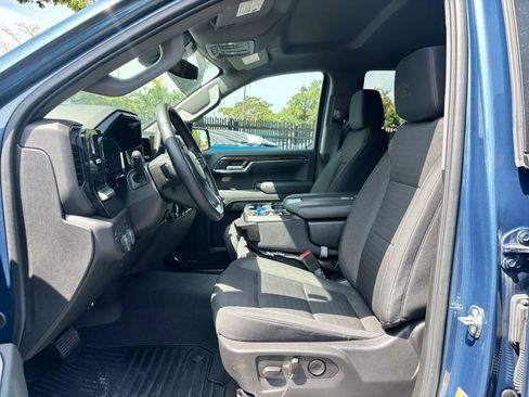Used 2024 Chevrolet Silverado 1500 LT AWD/4WD image 9