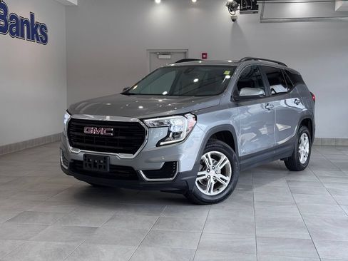 Certified 2023 GMC Terrain SLE w/ Driver Convenience Package AWD/4WD image 2