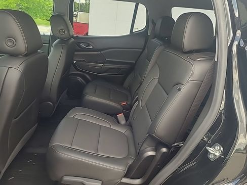 Used 2023 GMC Acadia SLT w/ Preferred Package AWD/4WD image 17