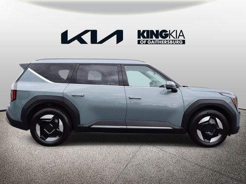 Certified 2024 Kia EV9 Wind AWD/4WD image 2