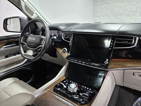 Used 2022 Jeep Grand Wagoneer Series II w/ Premium Group II AWD/4WD image 64