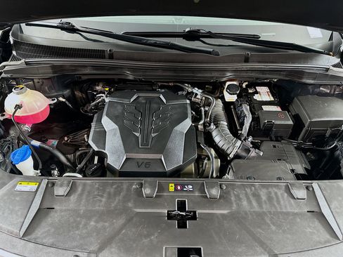 Used 2024 Kia Carnival LX image 34