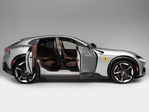 Used 2024 Ferrari Purosangue AWD/4WD image 31