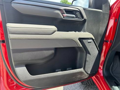Used 2025 Chevrolet Silverado 1500 ZR2 AWD/4WD image 11