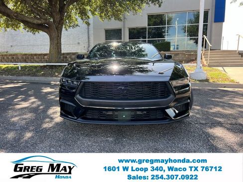 Used 2025 Ford Mustang Coupe RWD image 2