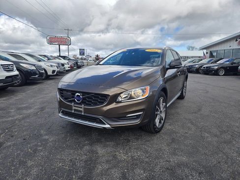 Used 2015 Volvo V60 T5 Cross Country AWD/4WD image 1