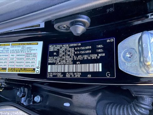 Certified 2023 Lexus GX 460 Premium w/ Premium Package AWD/4WD image 32